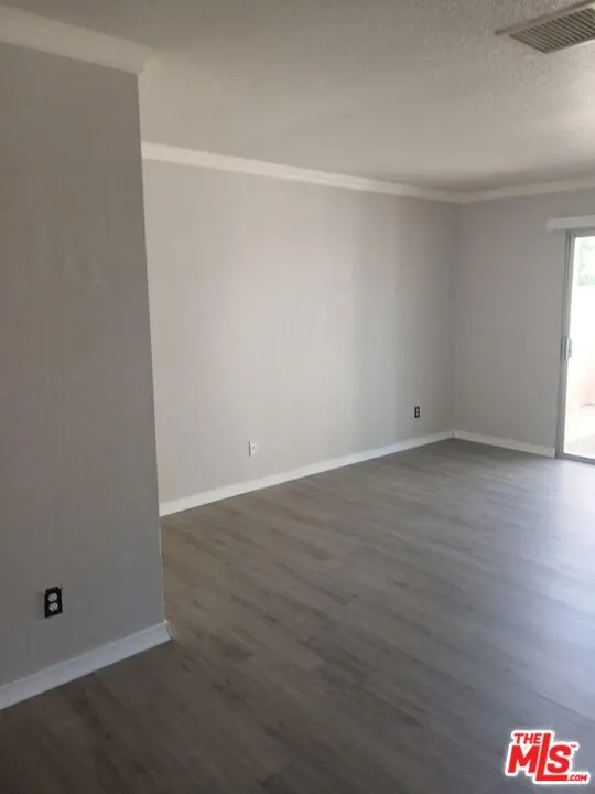 2114 El Domingo Circle #8 Lancaster, CA 93536