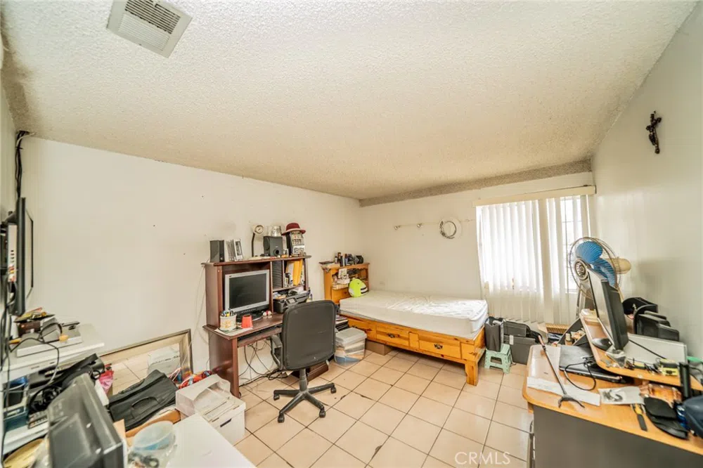 606 S Darney Avenue West Covina, CA 91792