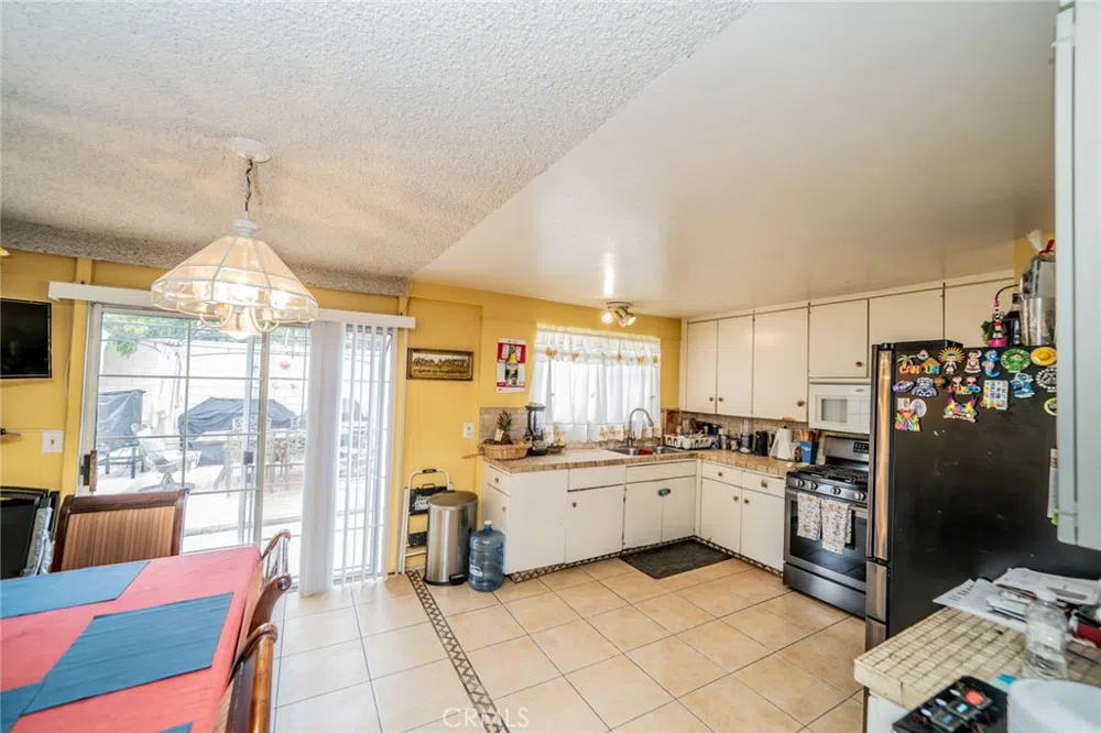 606 S Darney Avenue West Covina, CA 91792