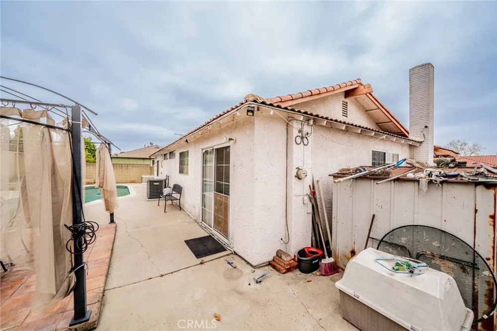 606 S Darney Avenue West Covina, CA 91792