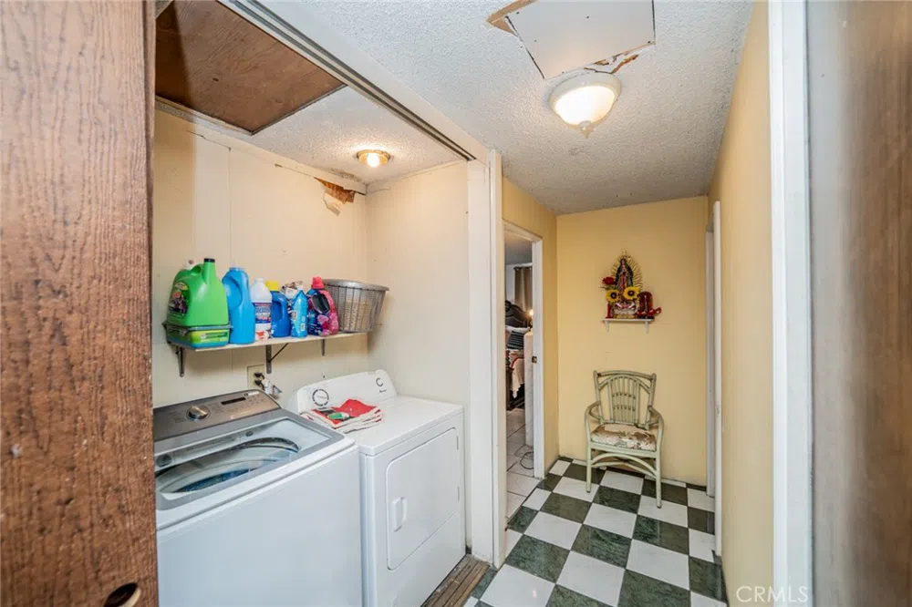 606 S Darney Avenue West Covina, CA 91792