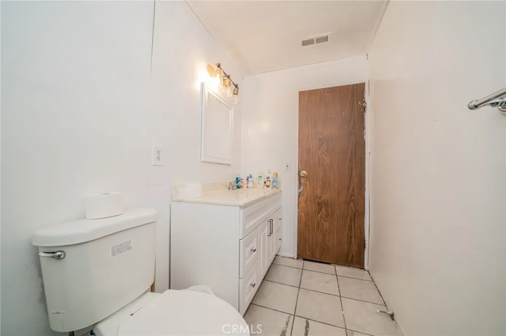 606 S Darney Avenue West Covina, CA 91792