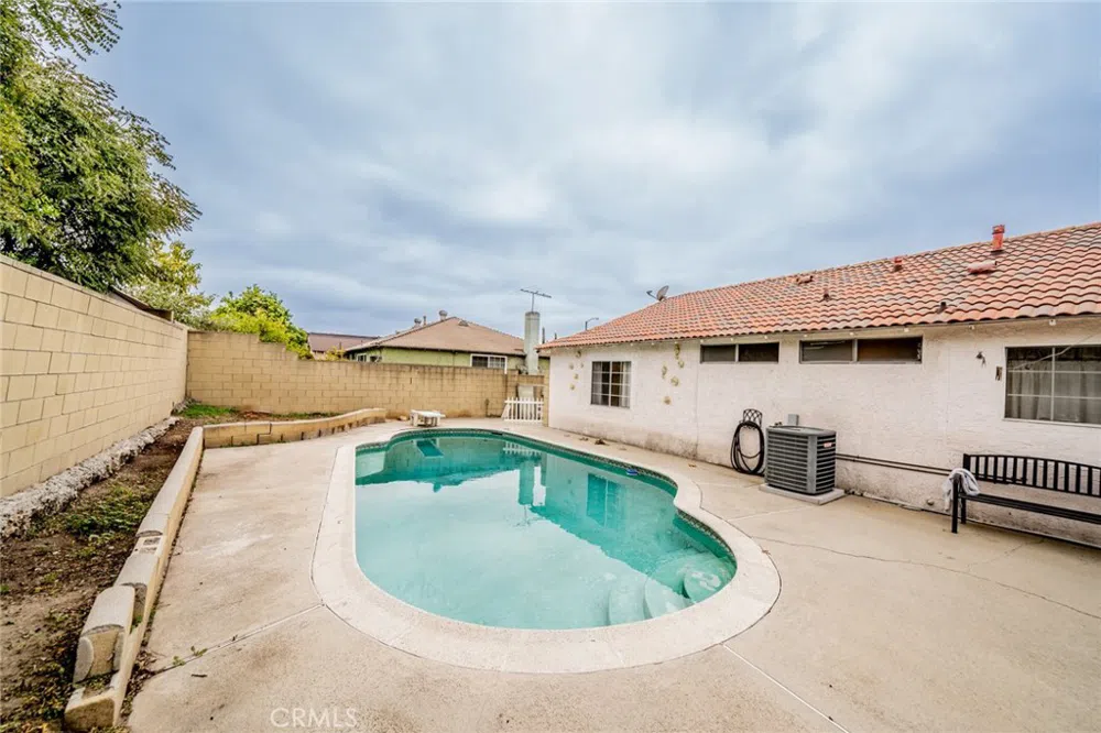 606 S Darney Avenue West Covina, CA 91792