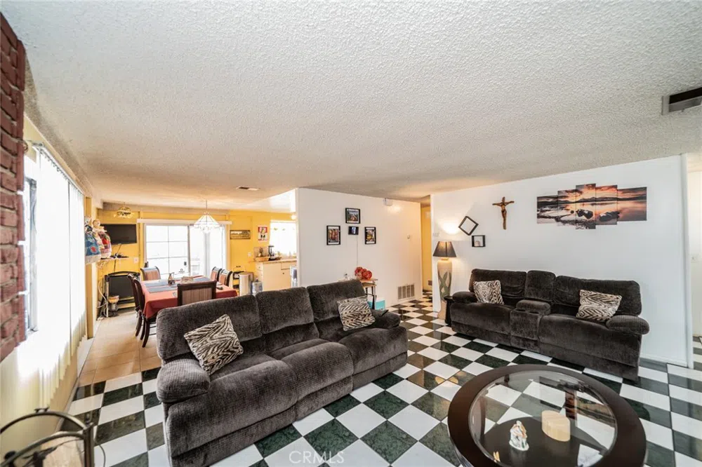 606 S Darney Avenue West Covina, CA 91792