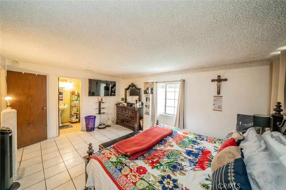 606 S Darney Avenue West Covina, CA 91792