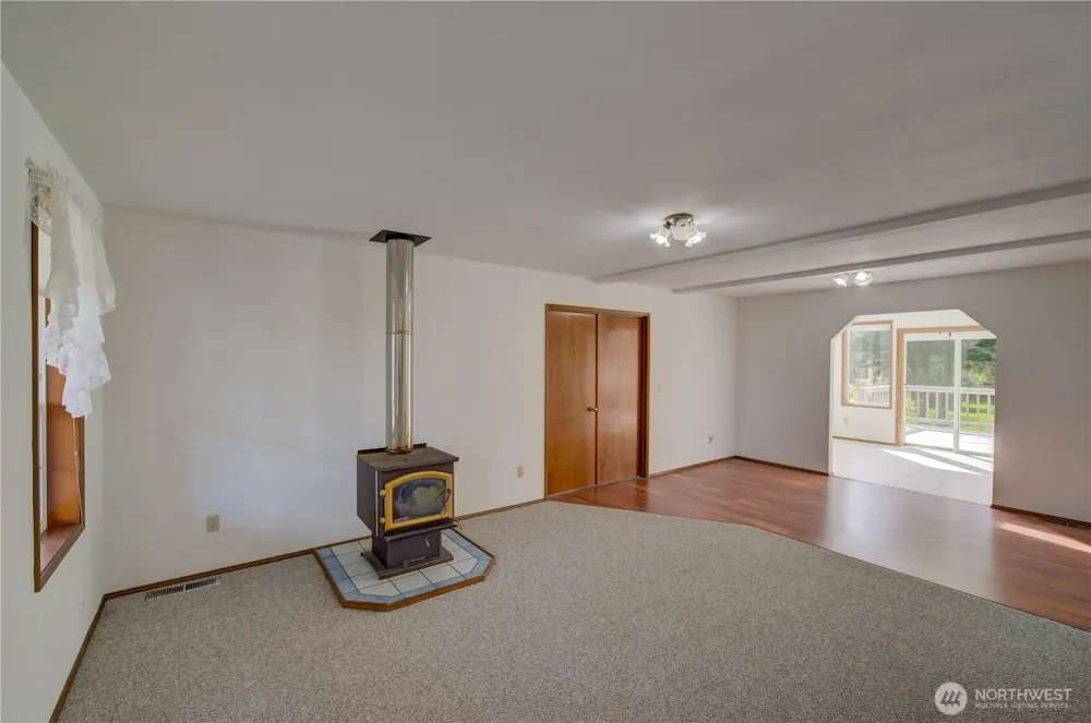34009 Territory Road Oysterville, WA 98641