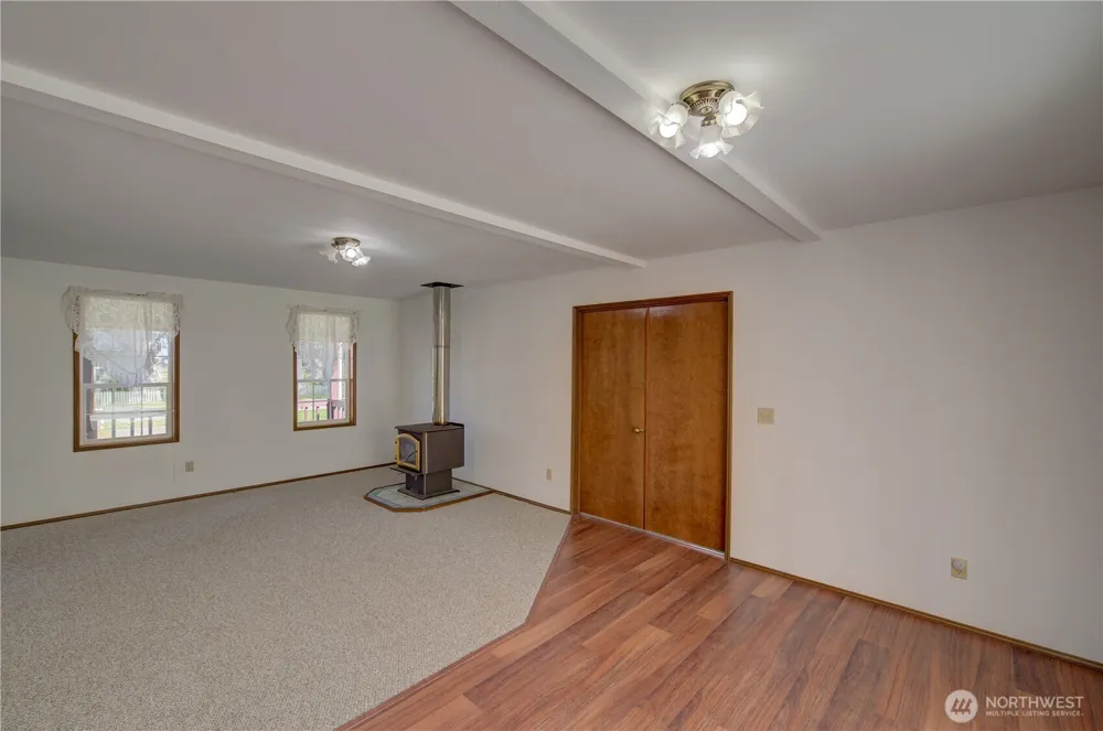 34009 Territory Road Oysterville, WA 98641