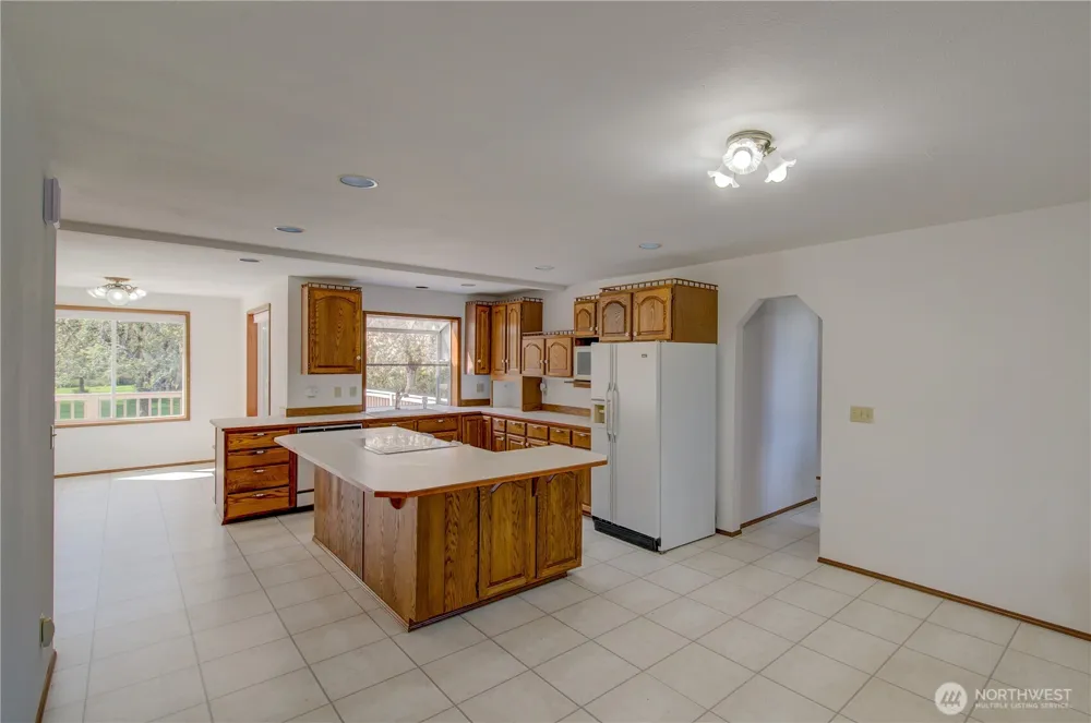 34009 Territory Road Oysterville, WA 98641