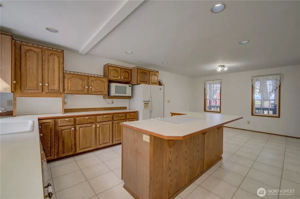 34009 Territory Road Oysterville, WA 98641