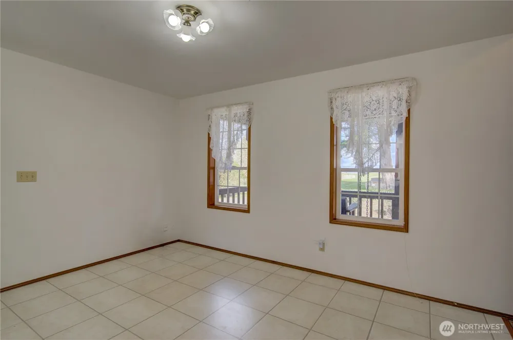 34009 Territory Road Oysterville, WA 98641