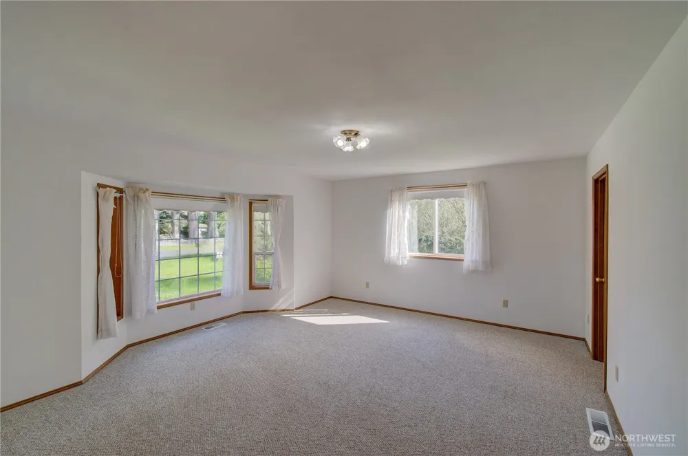 34009 Territory Road Oysterville, WA 98641
