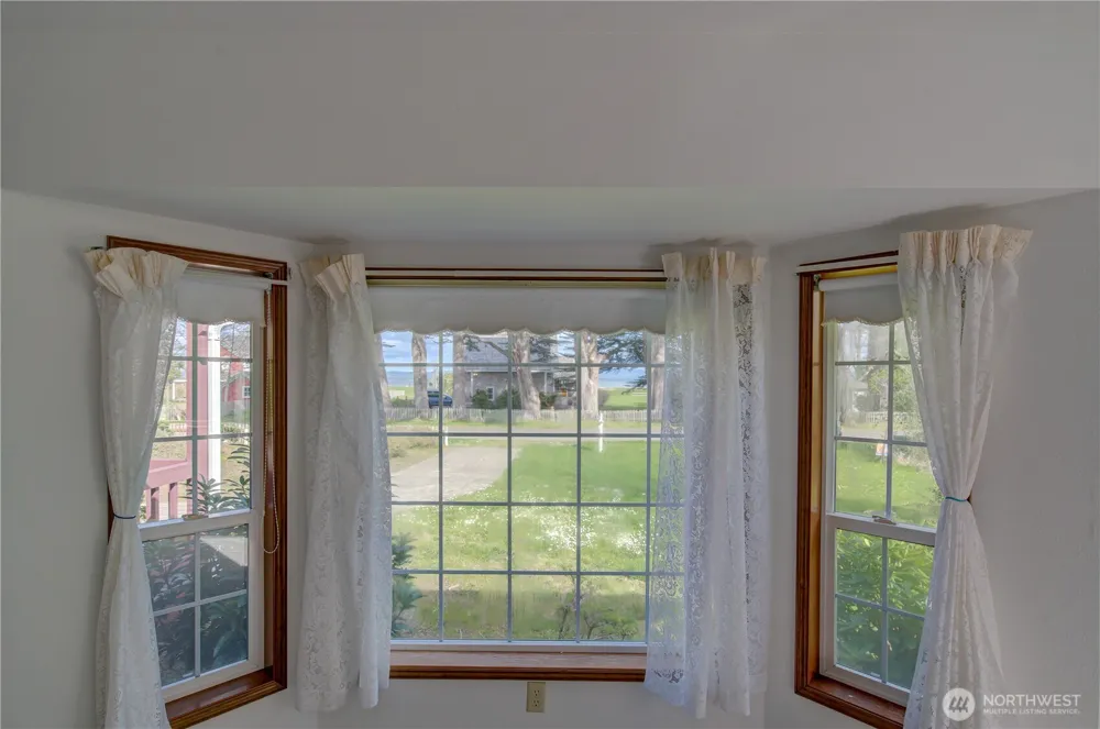34009 Territory Road Oysterville, WA 98641
