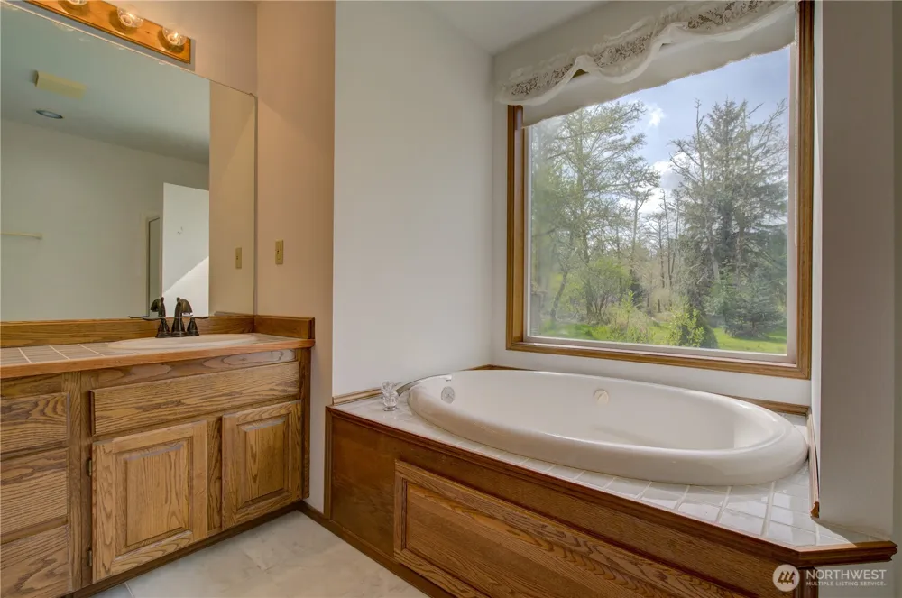 34009 Territory Road Oysterville, WA 98641