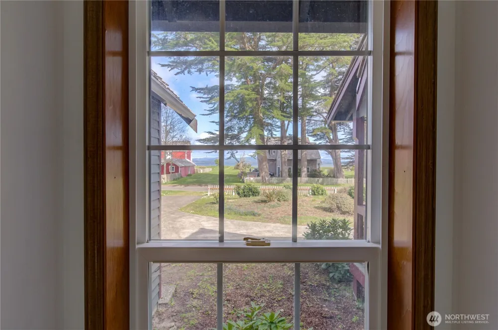 34009 Territory Road Oysterville, WA 98641