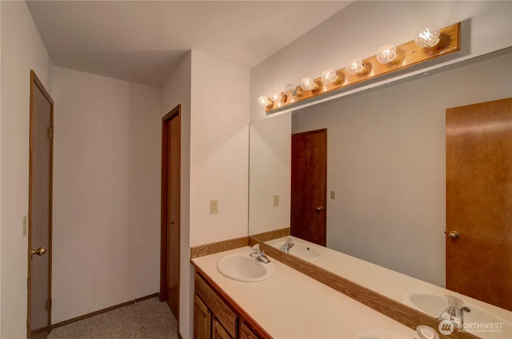 34009 Territory Road Oysterville, WA 98641