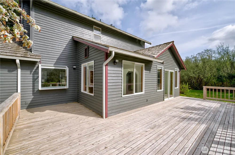 34009 Territory Road Oysterville, WA 98641