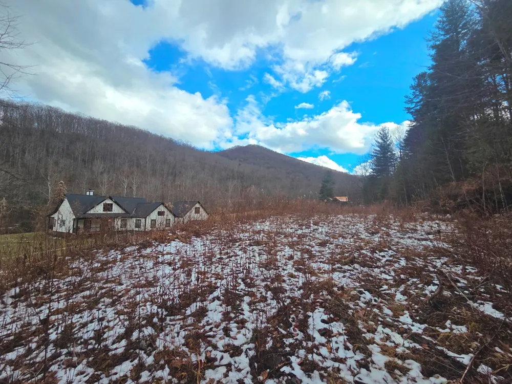 Shining Rock Dr Canton, NC 28716
