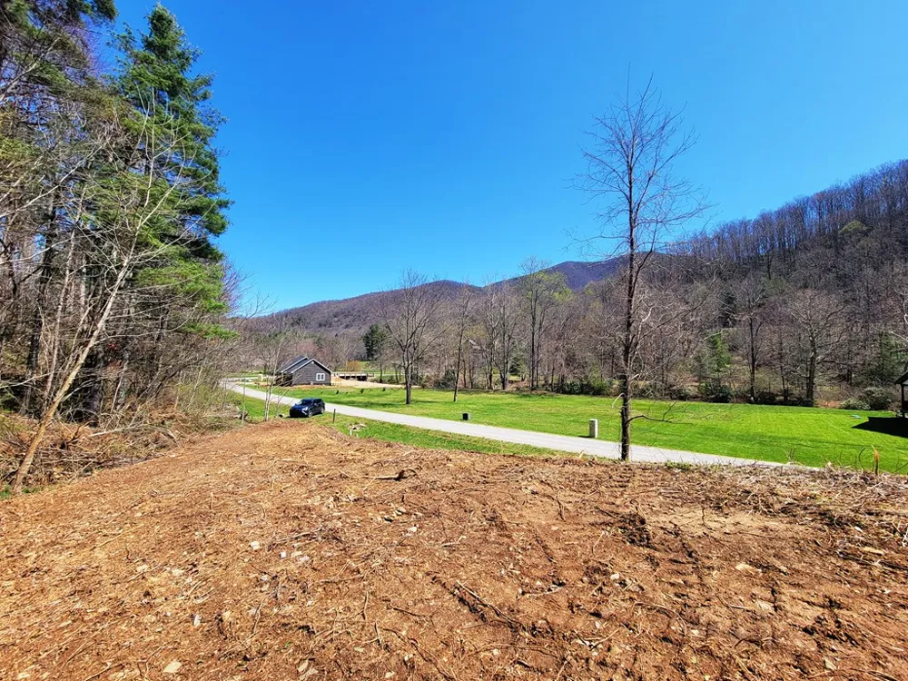Shining Rock Dr Canton, NC 28716