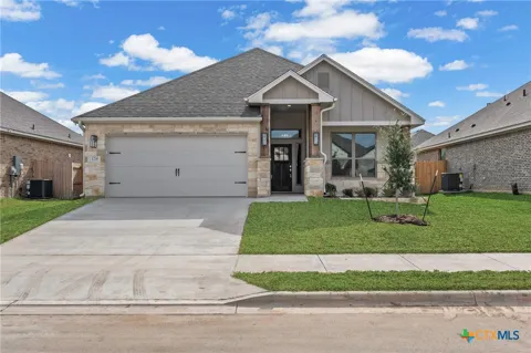 1241 Bending Branch Way