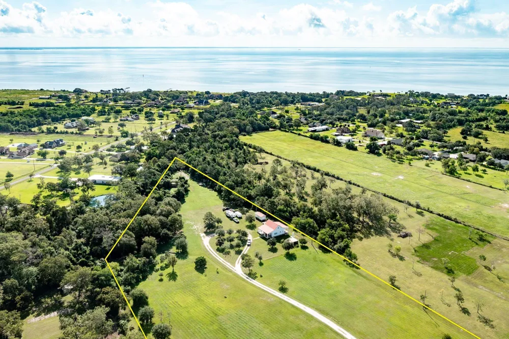 14328 Fm 2354 Road Beach City, TX 77523