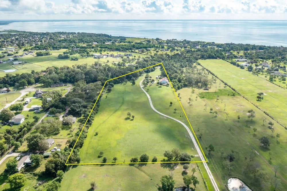 14328 Fm 2354 Road Beach City, TX 77523