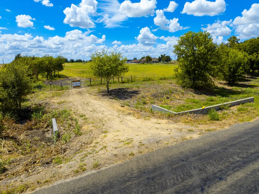 Tract 2 CR 470 Center Coupland, TX 78615