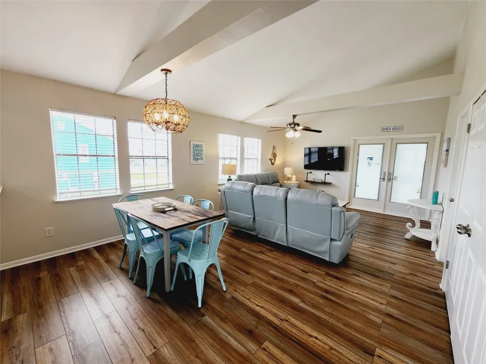 16606 John Davis Road Jamaica Beach, TX 77554