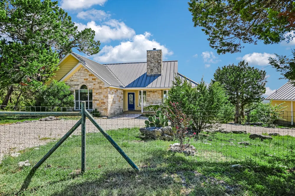 1320 SERENITY DRIVE Fischer, TX 78623