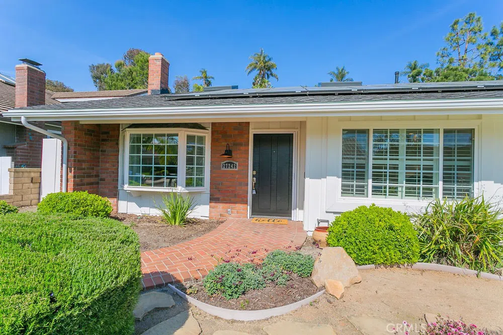 27242 Cordero Lane Mission Viejo, CA 92691