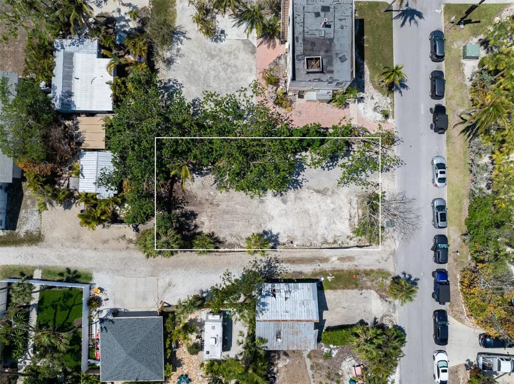 6981 LOIS AVENUE Longboat Key, FL 34228