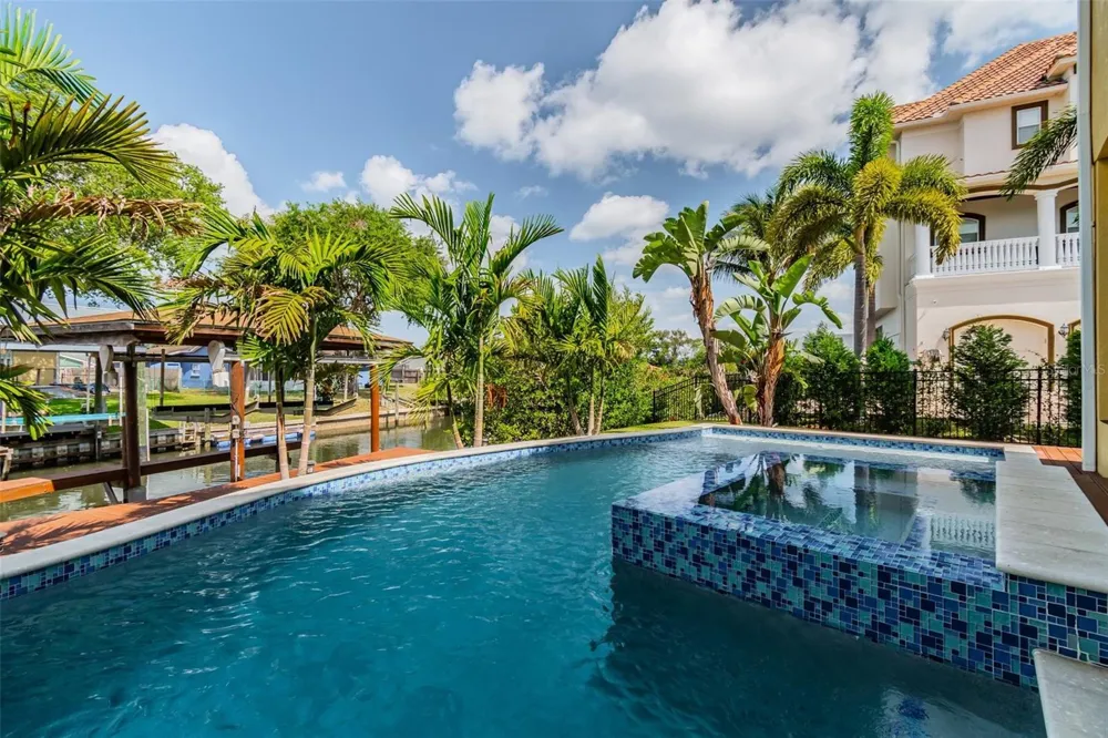 539 TREVISO DRIVE Apollo Beach, FL 33572