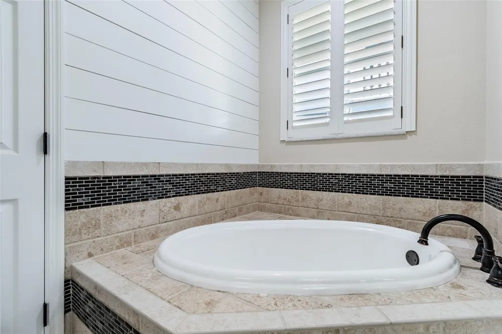 539 TREVISO DRIVE Apollo Beach, FL 33572