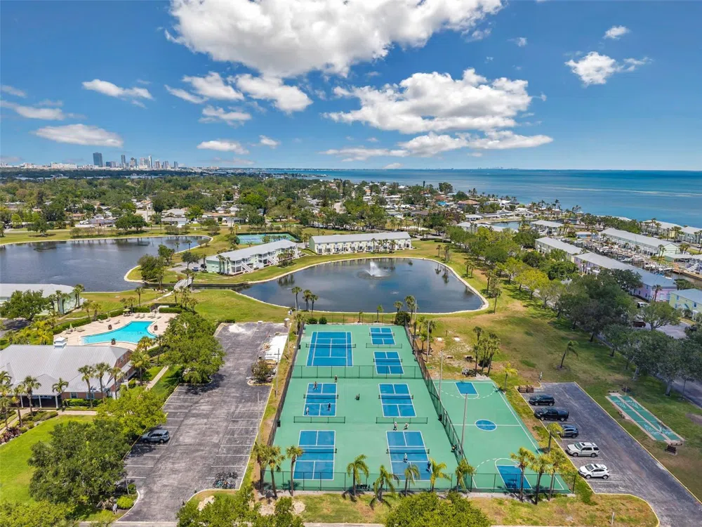 4768 COQUINA KEY DRIVE SE St Petersburg, FL 33705