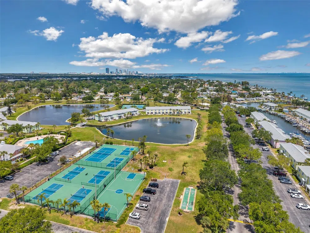 4768 COQUINA KEY DRIVE SE St Petersburg, FL 33705