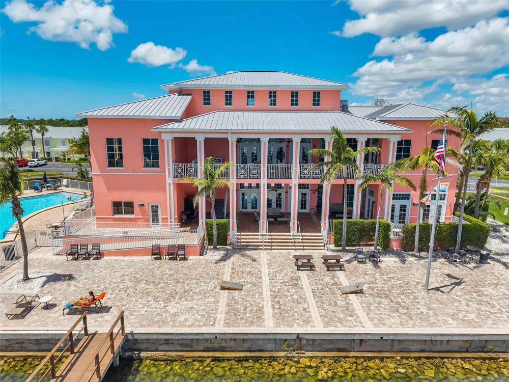 4768 COQUINA KEY DRIVE SE St Petersburg, FL 33705