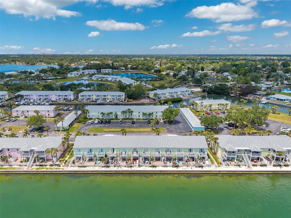 4768 COQUINA KEY DRIVE SE St Petersburg, FL 33705