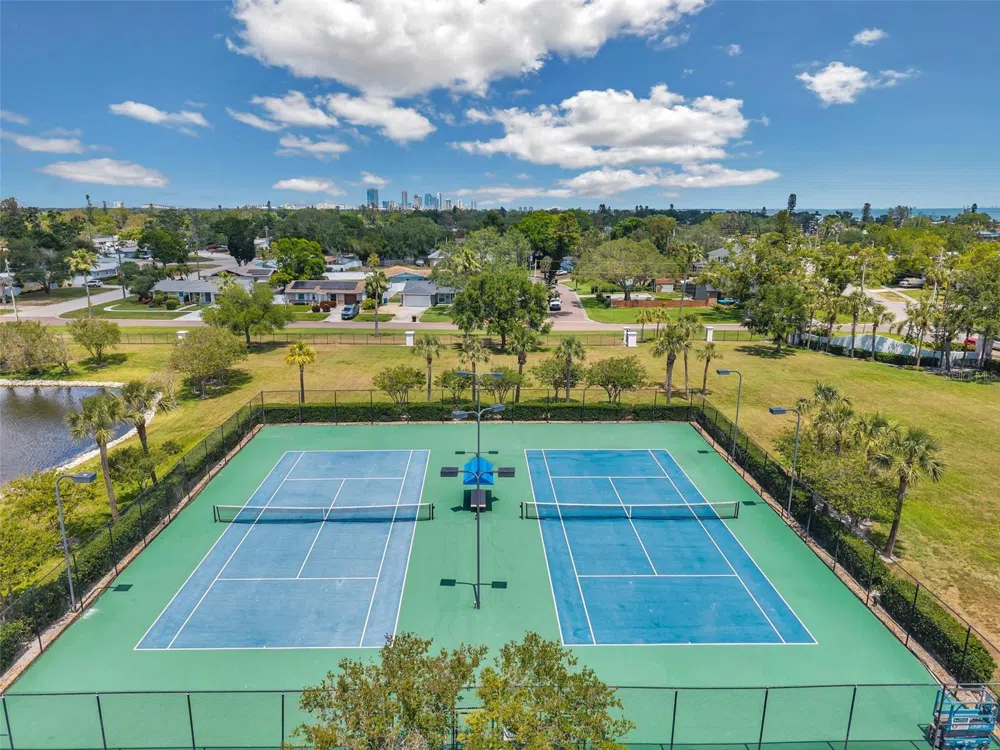 4768 COQUINA KEY DRIVE SE St Petersburg, FL 33705