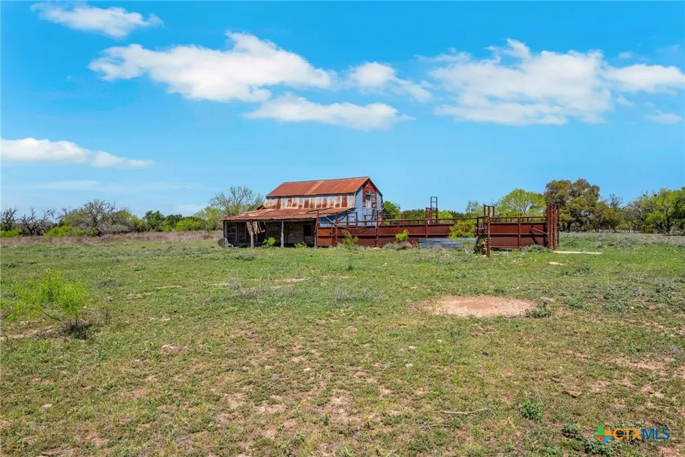 16 CR 127 Hico, TX 76457