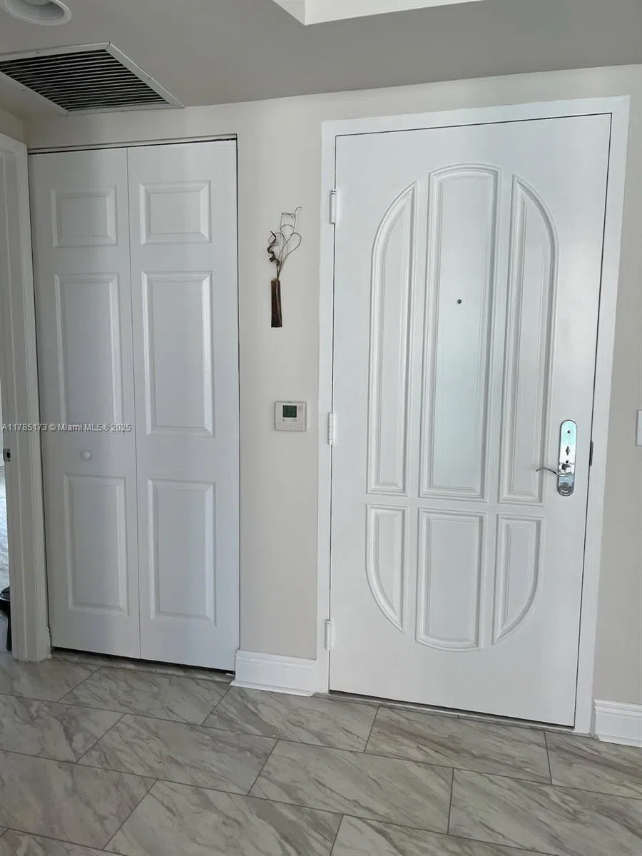 3370 Hidden Bay Dr #610 Aventura, FL 33180