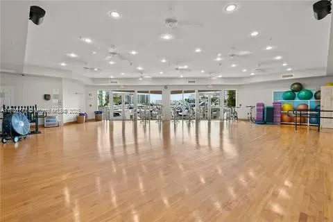 3370 Hidden Bay Dr #610 Aventura, FL 33180