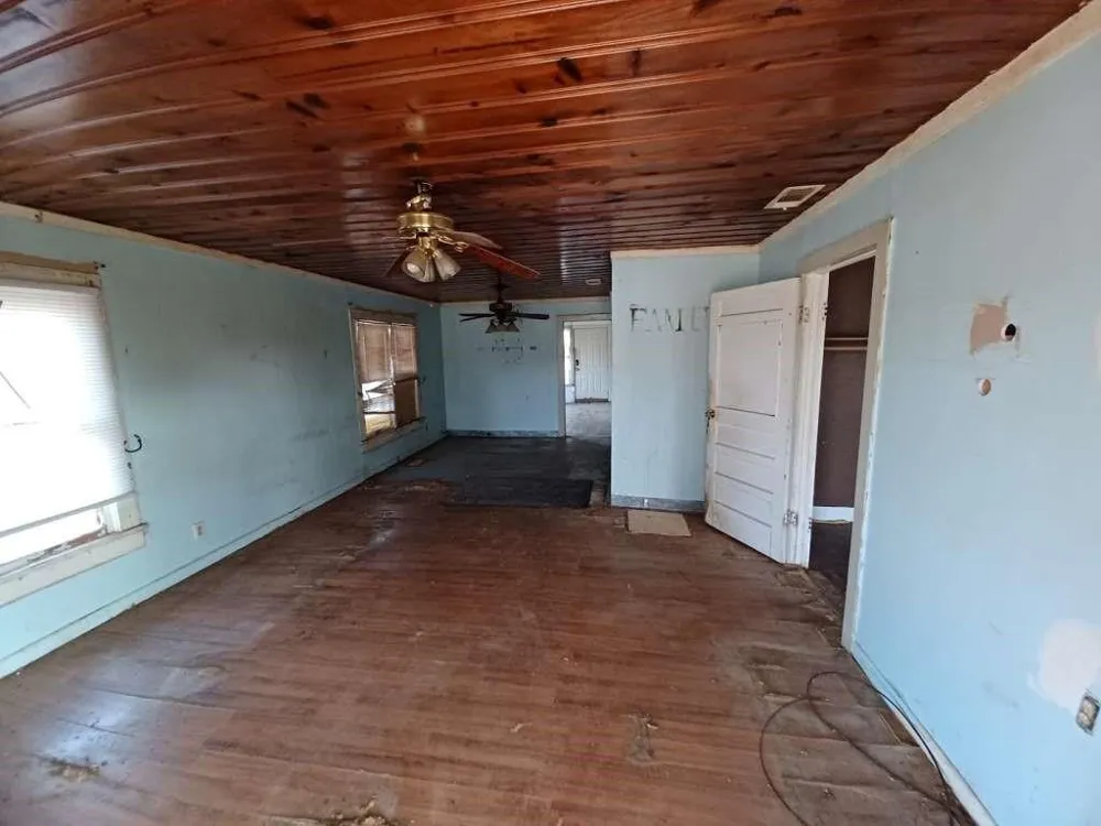 503 E Reiman Street Seymour, TX 76380