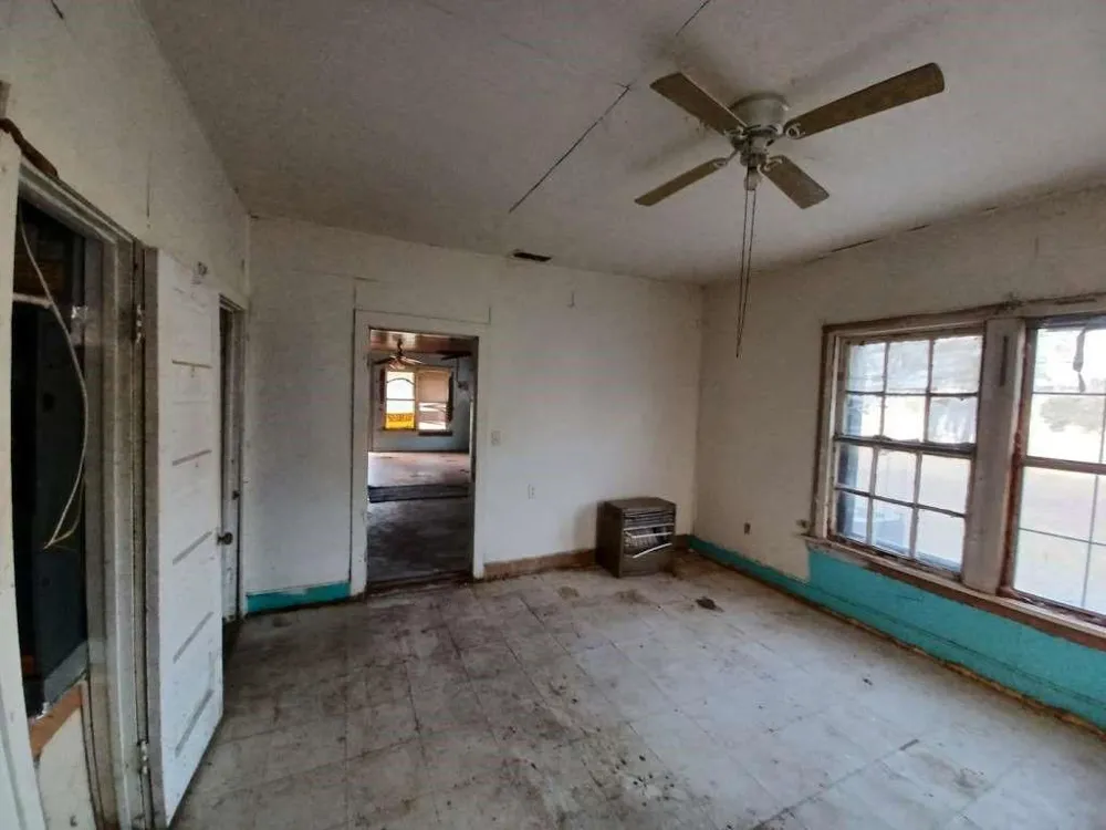 503 E Reiman Street Seymour, TX 76380