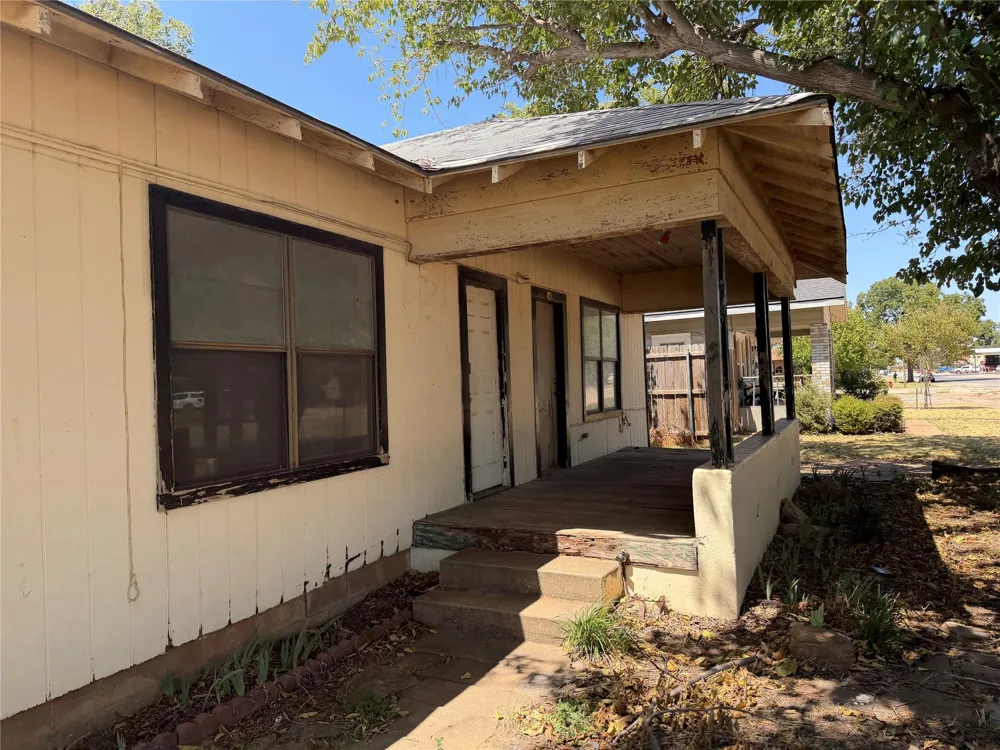 503 Cedar Street Seymour, TX 76380