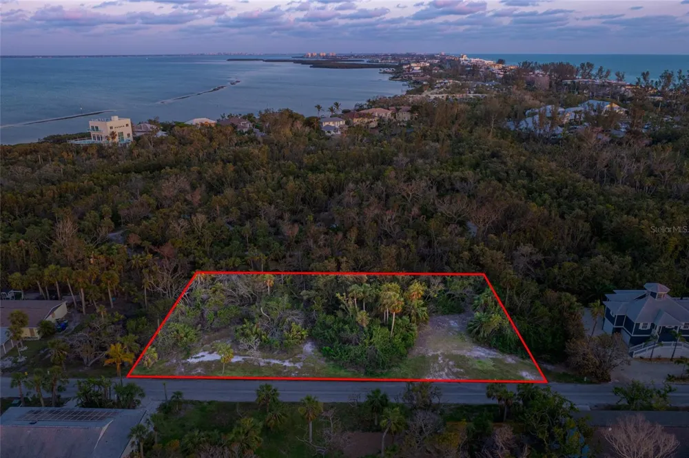 560 GULF BAY ROAD Longboat Key, FL 34228
