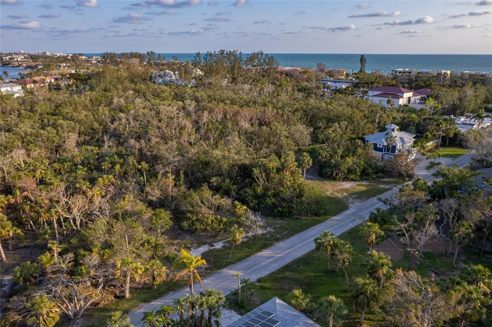 560 GULF BAY ROAD Longboat Key, FL 34228