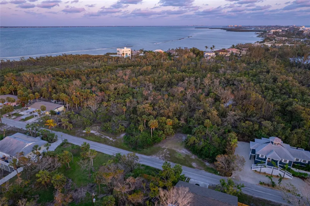 560 GULF BAY ROAD Longboat Key, FL 34228