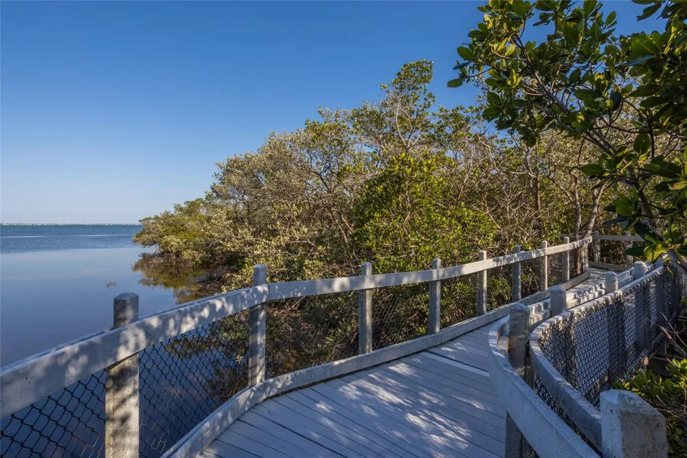 560 GULF BAY ROAD Longboat Key, FL 34228