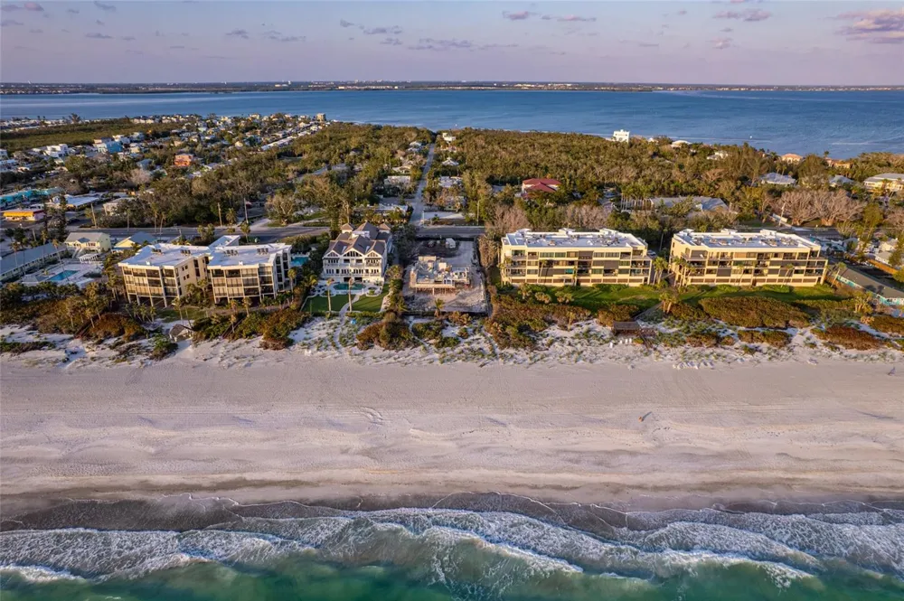 560 GULF BAY ROAD Longboat Key, FL 34228