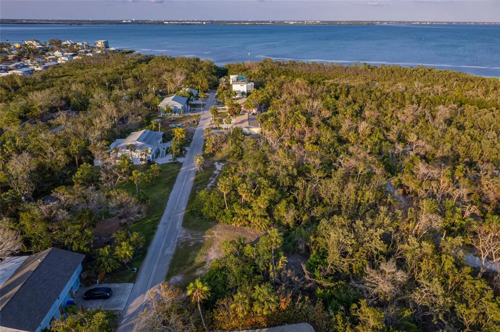560 GULF BAY ROAD Longboat Key, FL 34228