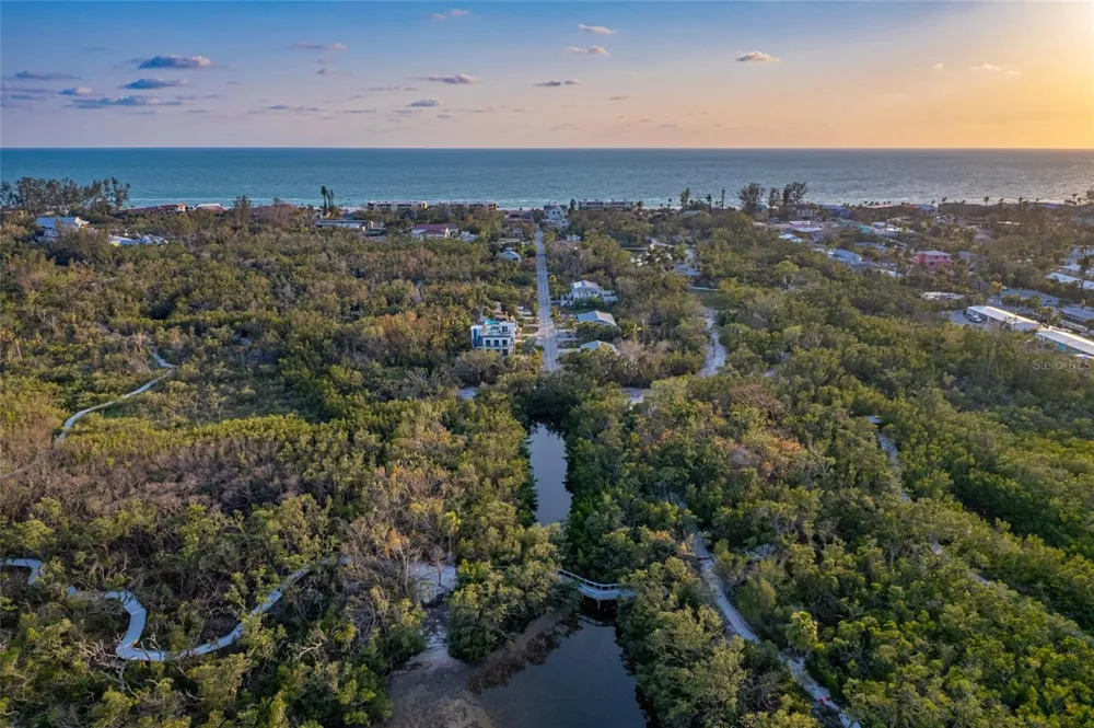 560 GULF BAY ROAD Longboat Key, FL 34228